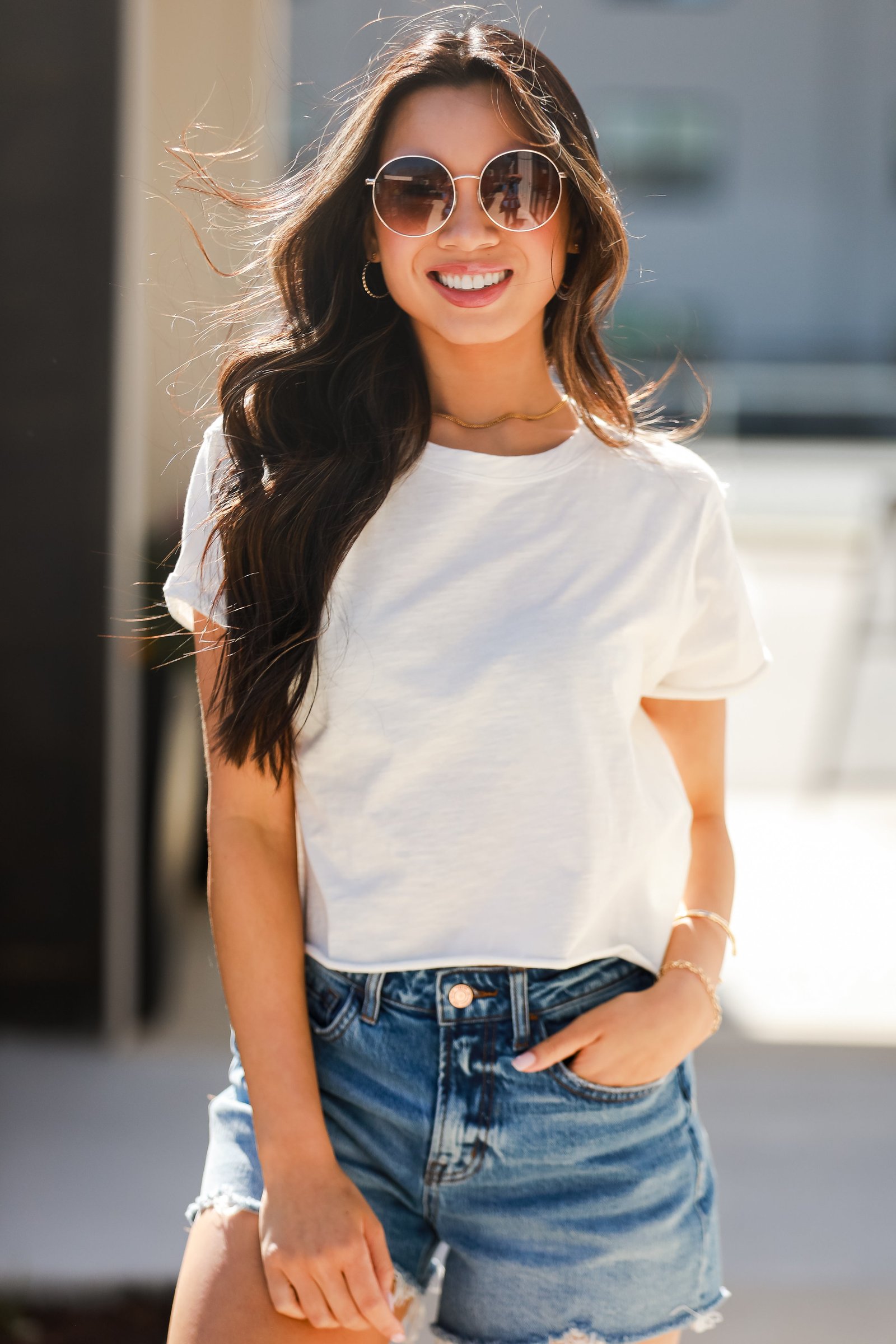 Lizzie White Cropped Tee - DU DEAL